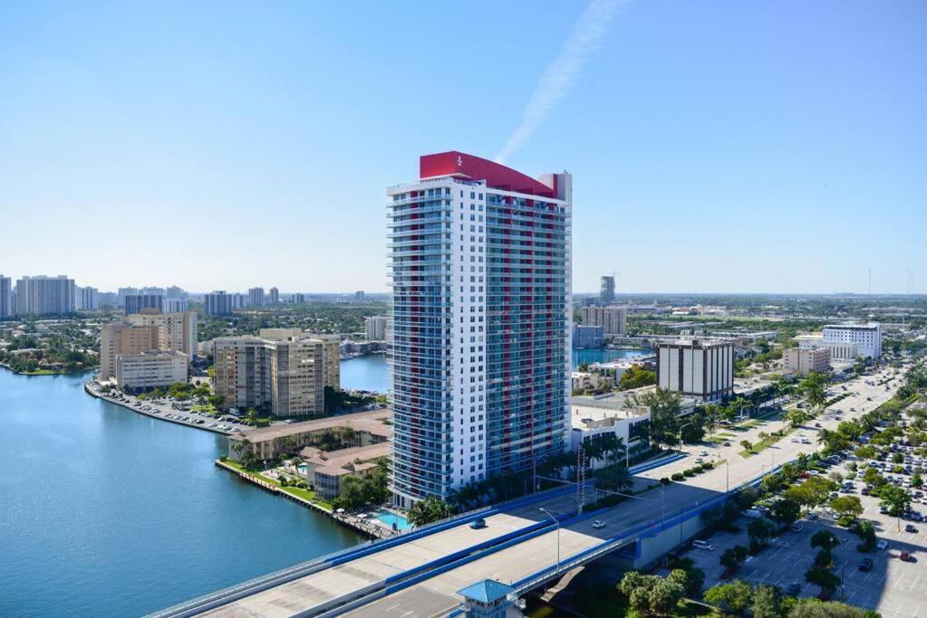 Awesome 2Br Condo Beachwalk Resort Hallandale Beach Exterior foto