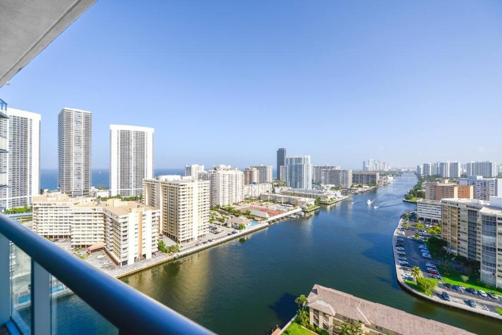 Awesome 2Br Condo Beachwalk Resort Hallandale Beach Exterior foto