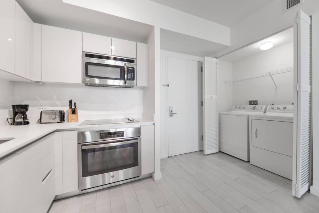 Awesome 2Br Condo Beachwalk Resort Hallandale Beach Exterior foto